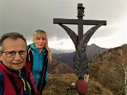 72 Anche un selfie con la Croce e la Cima del Rabbioso adx